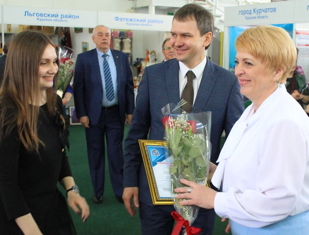 Награды победителям конкурса «Лидер малого и среднего бизнеса Курской области» по итогам деятельности в 2017 году — фото 4